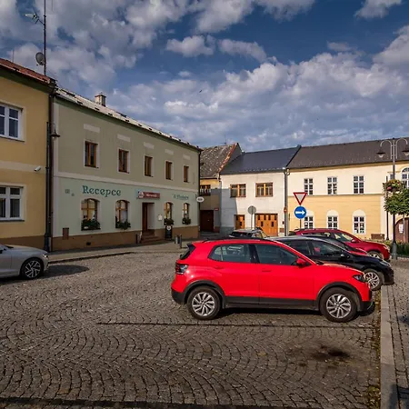 イン A Restaurace U Vladare Toužim