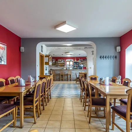 Penzion A Restaurace U Vladare Inn Touzim