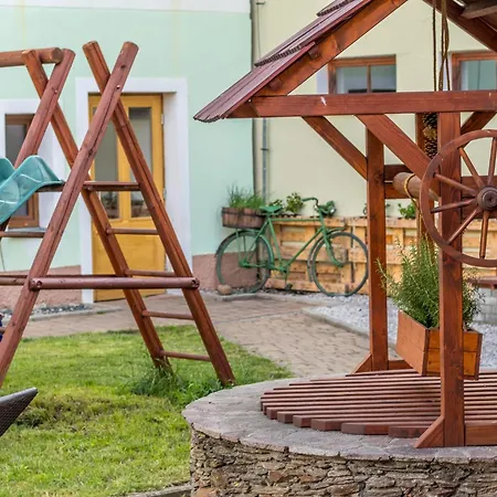 Inn Penzion A Restaurace U Vladare Touzim