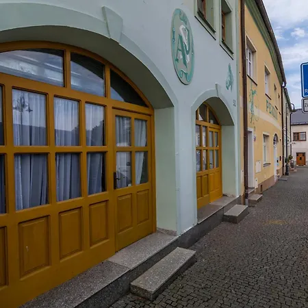 A Restaurace U Vladaře 3*
