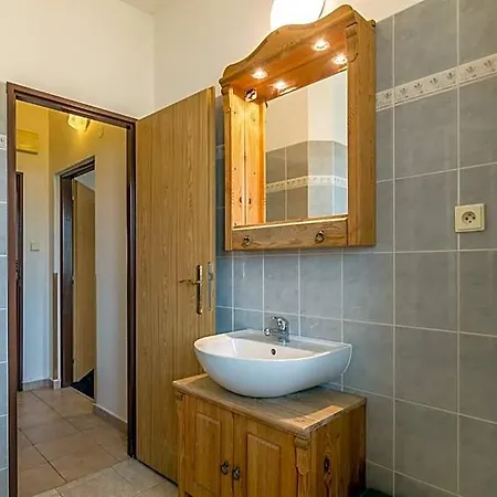 Inn Penzion A Restaurace U Vladare Touzim