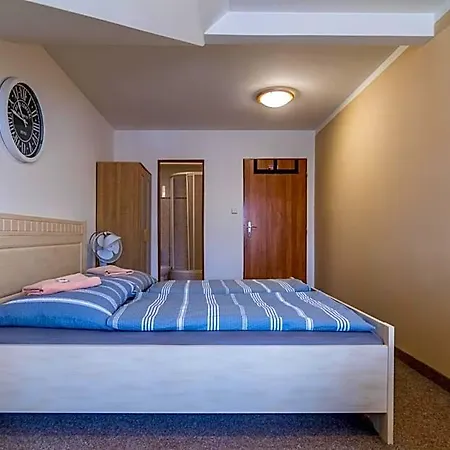 Penzion A Restaurace U Vladare 3* Touzim
