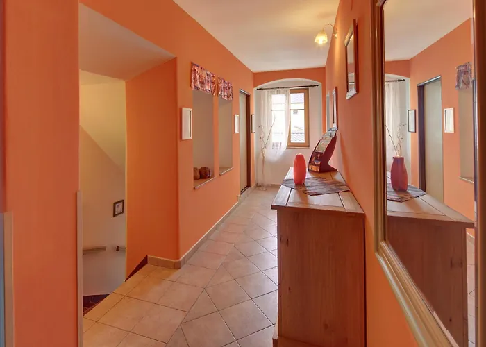 Penzion A Restaurace U Vladare Inn Touzim